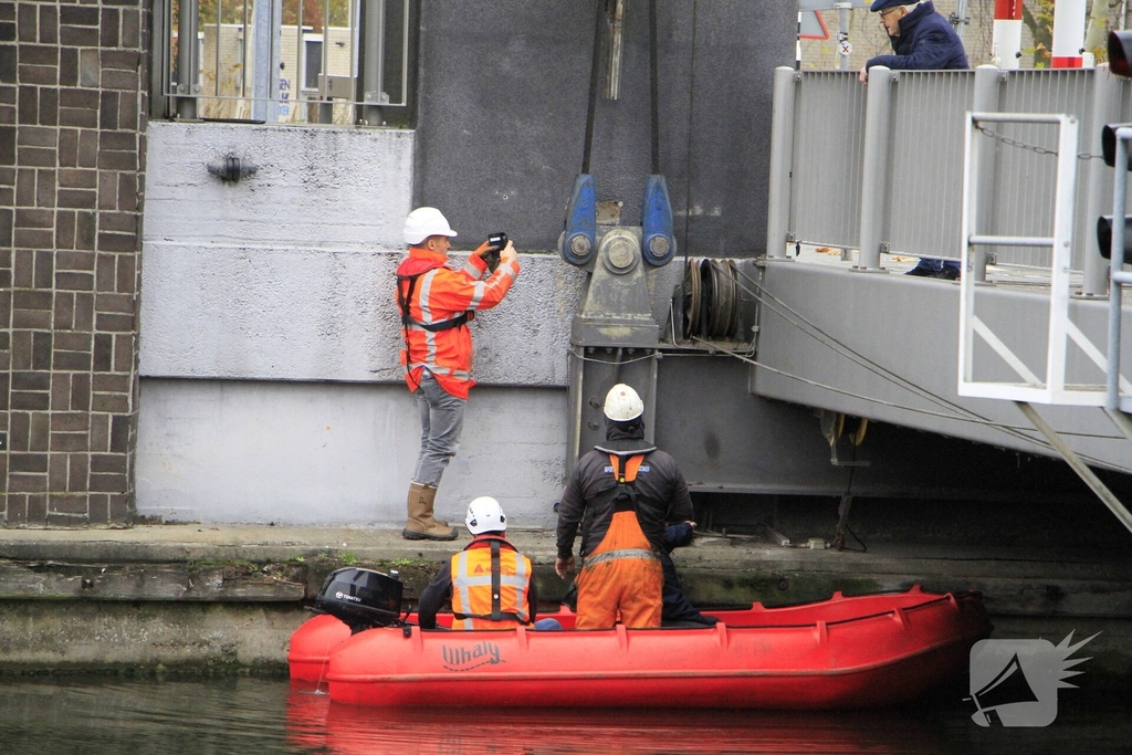 Onderzoek naar schade stadsbrug