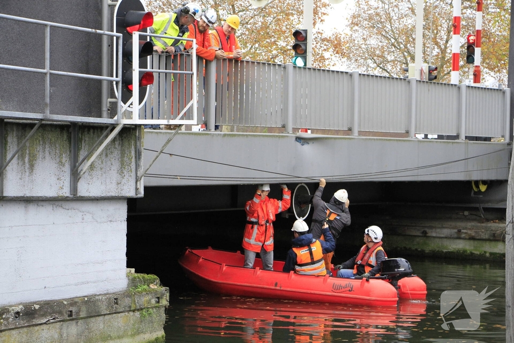 Onderzoek naar schade stadsbrug