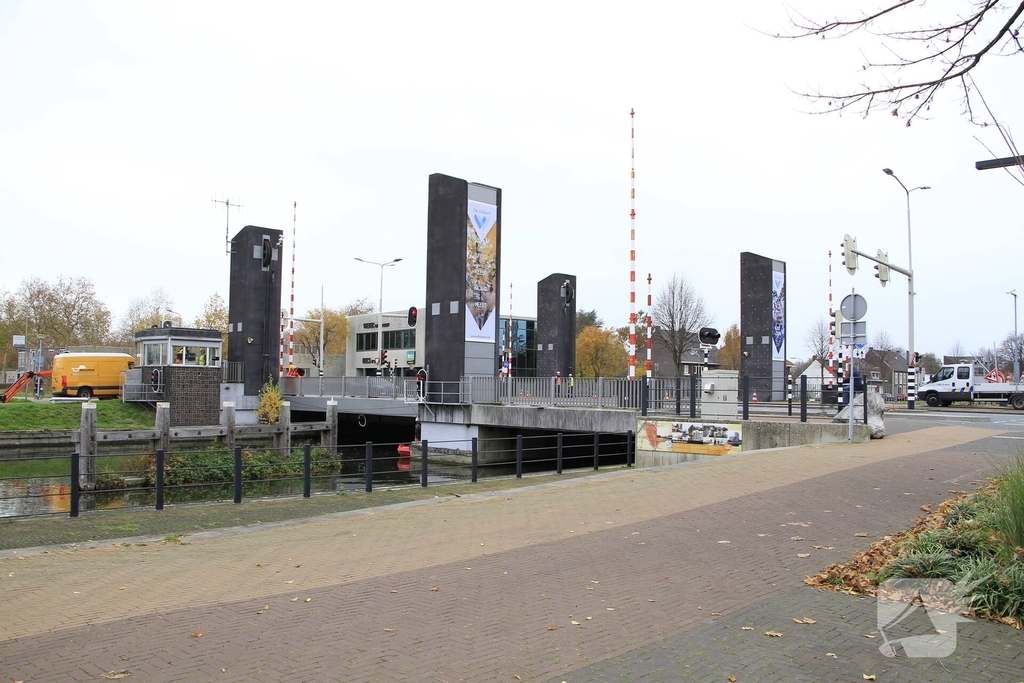 Onderzoek naar schade stadsbrug