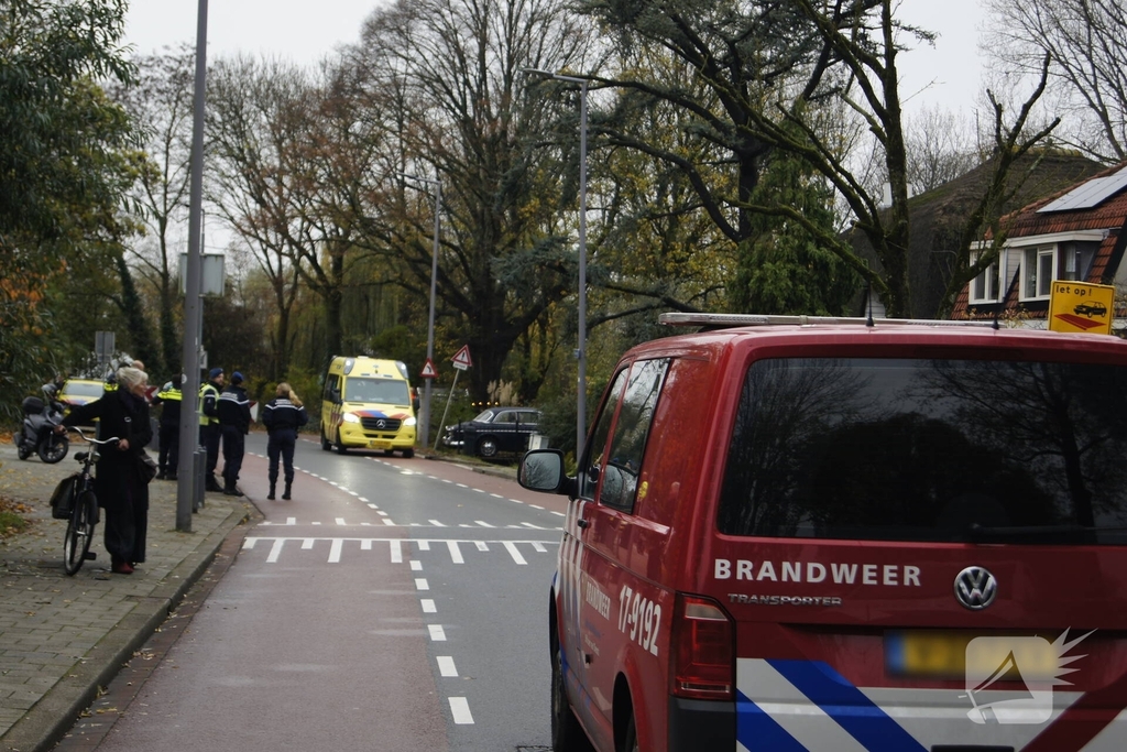 Auto raakt van weg en belandt in sloot