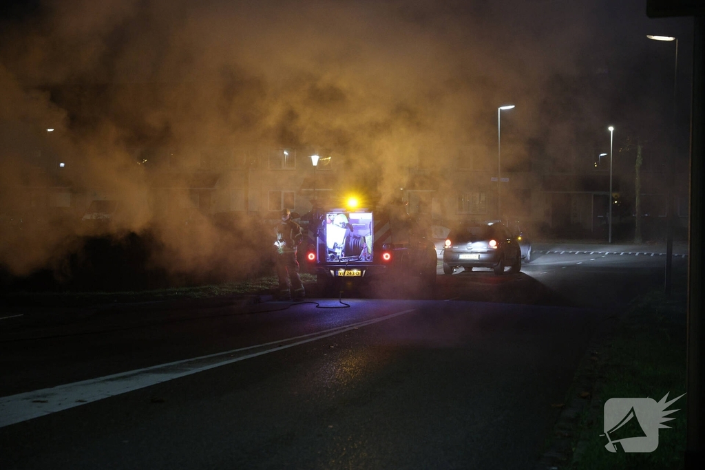 Brand in kledingcontainer veroorzaakt rookwolken