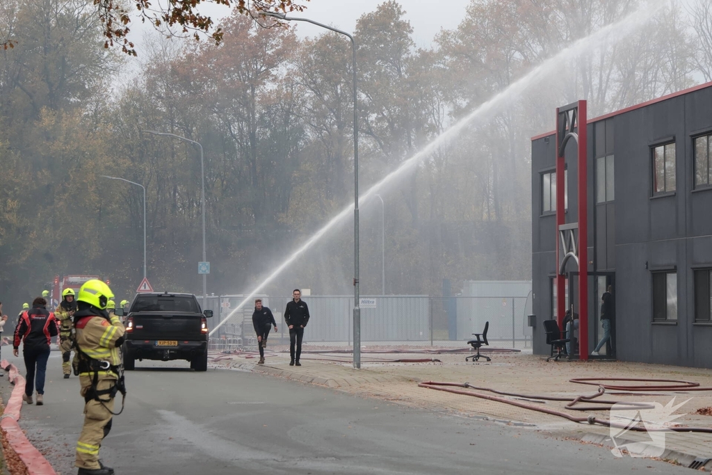 Grote brand in coatingsbedrijf veroorzaakt rookontwikkeling