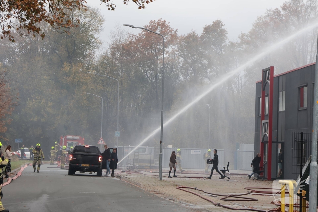 Grote brand in coatingsbedrijf veroorzaakt rookontwikkeling