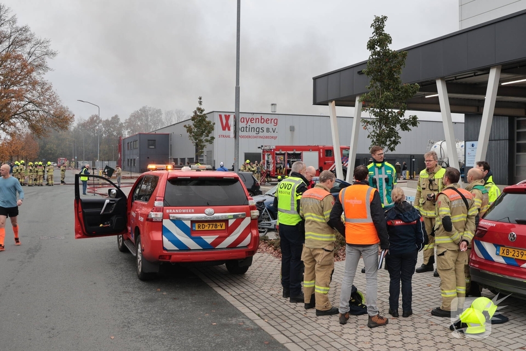 Grote brand in coatingsbedrijf veroorzaakt rookontwikkeling