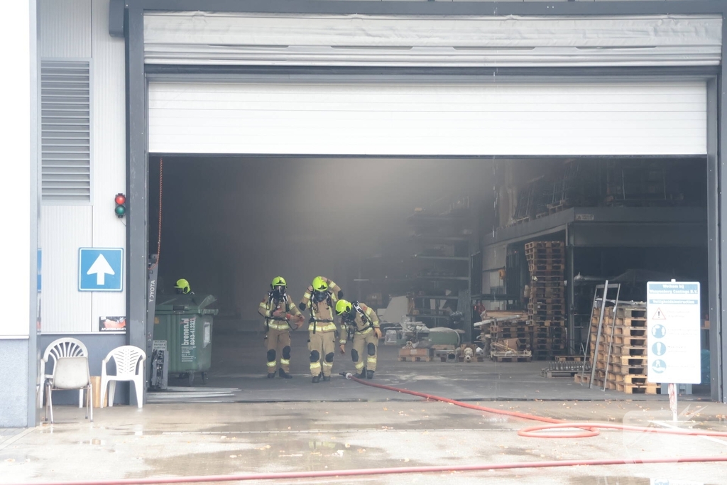 Grote brand in coatingsbedrijf veroorzaakt rookontwikkeling