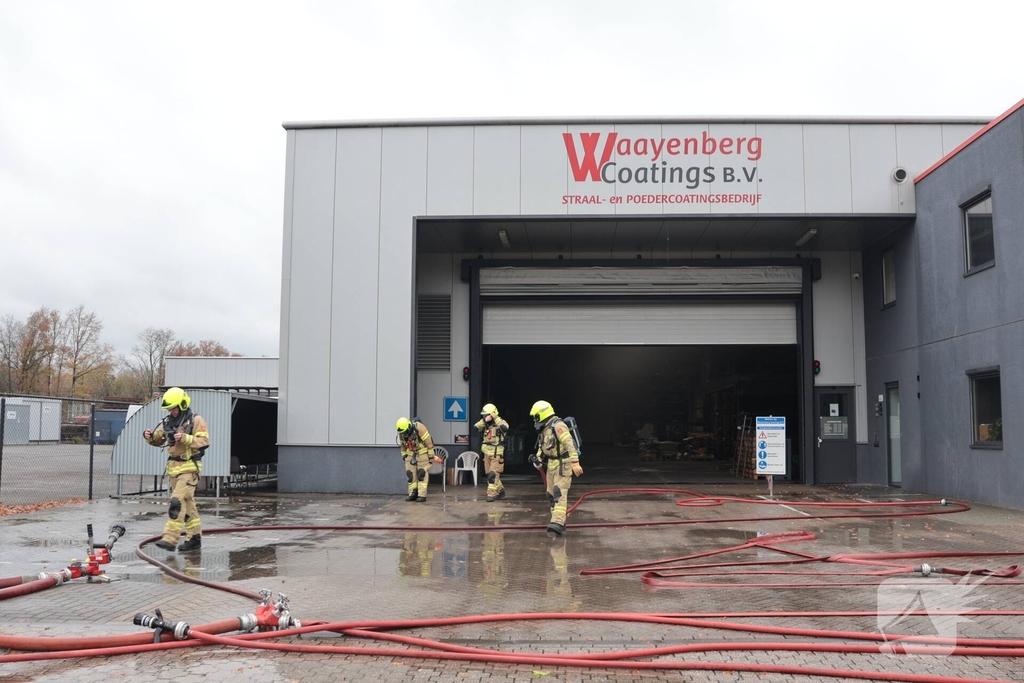 Grote brand in coatingsbedrijf veroorzaakt rookontwikkeling
