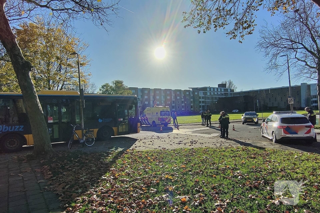 Fiets en auto beschadigd na botsing
