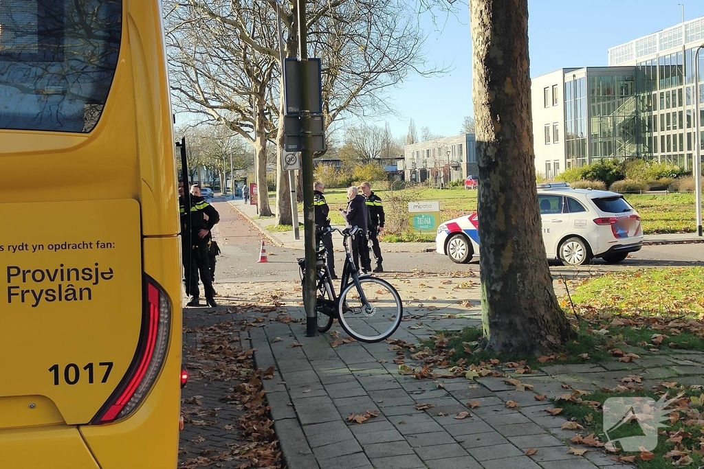 Fiets en auto beschadigd na botsing