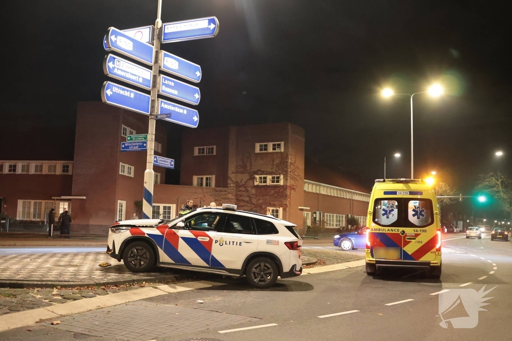 ongeval tussen politievoertuig en auto