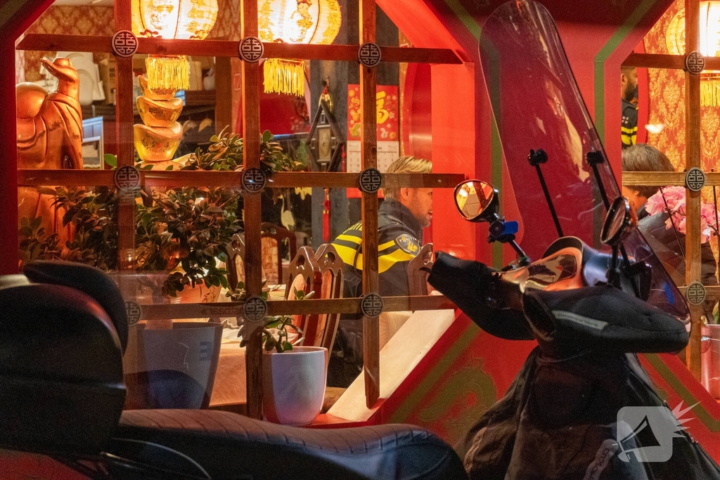 Overval op druk restaurant leidt tot politieonderzoek