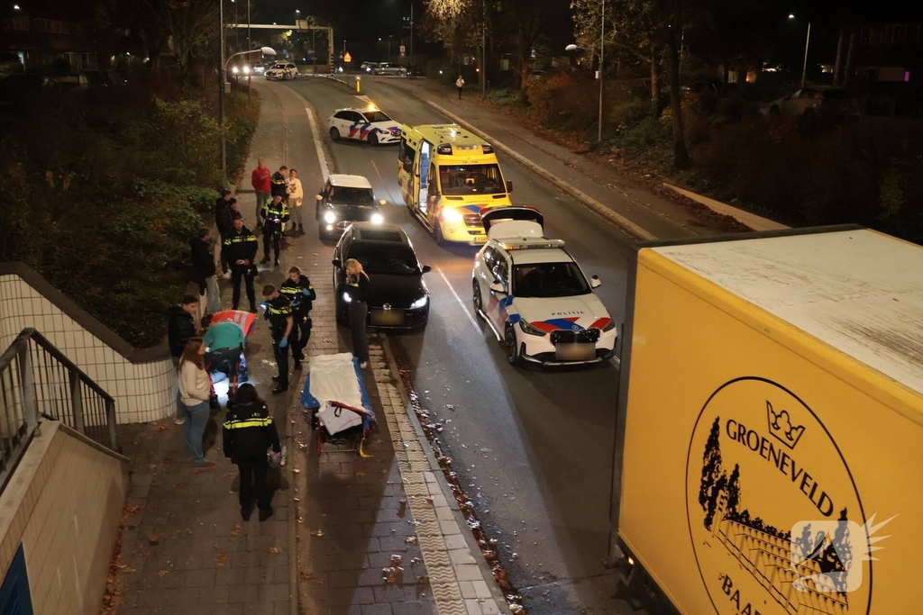 Vrachtwagen vast in tunnel, bestuurder gewond