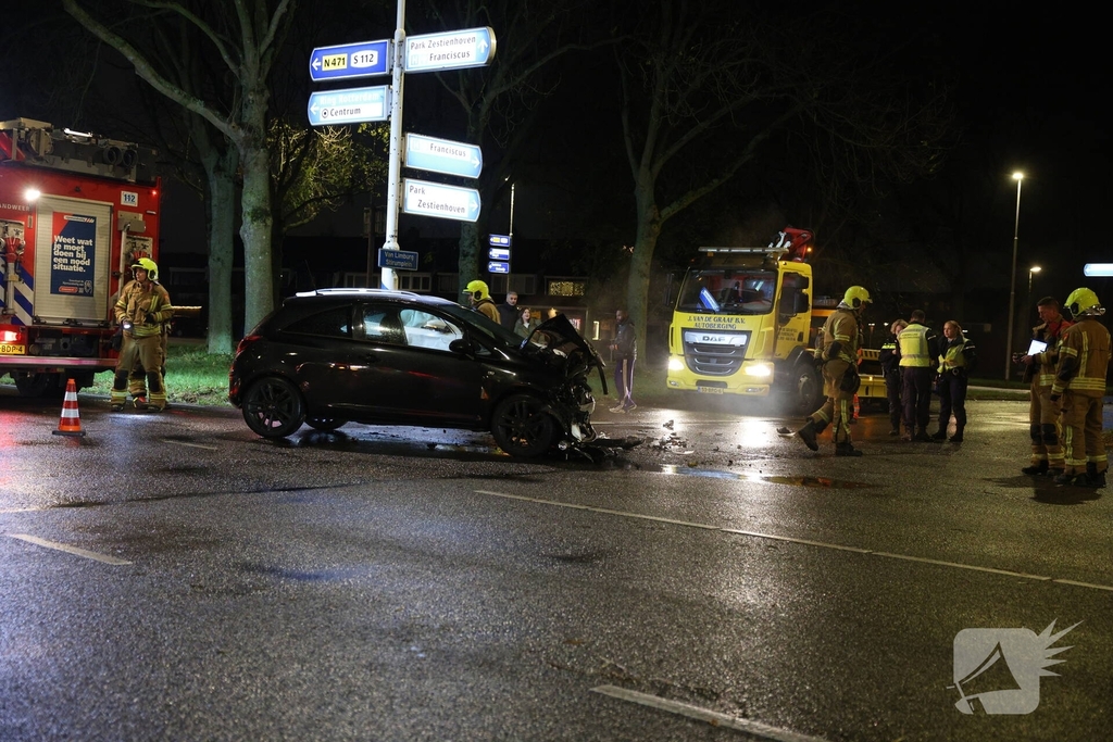 Botsing tussen voertuigen leidt tot geen gewonden