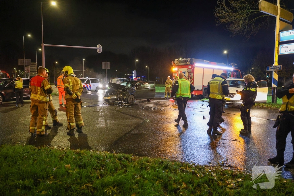 Botsing tussen voertuigen leidt tot geen gewonden