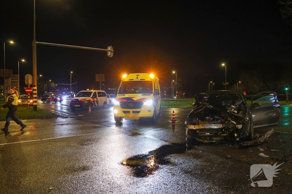 Botsing tussen voertuigen leidt tot geen gewonden