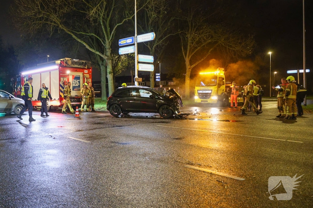 Botsing tussen voertuigen leidt tot geen gewonden