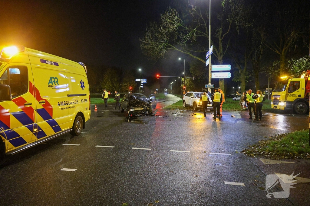 Botsing tussen voertuigen leidt tot geen gewonden