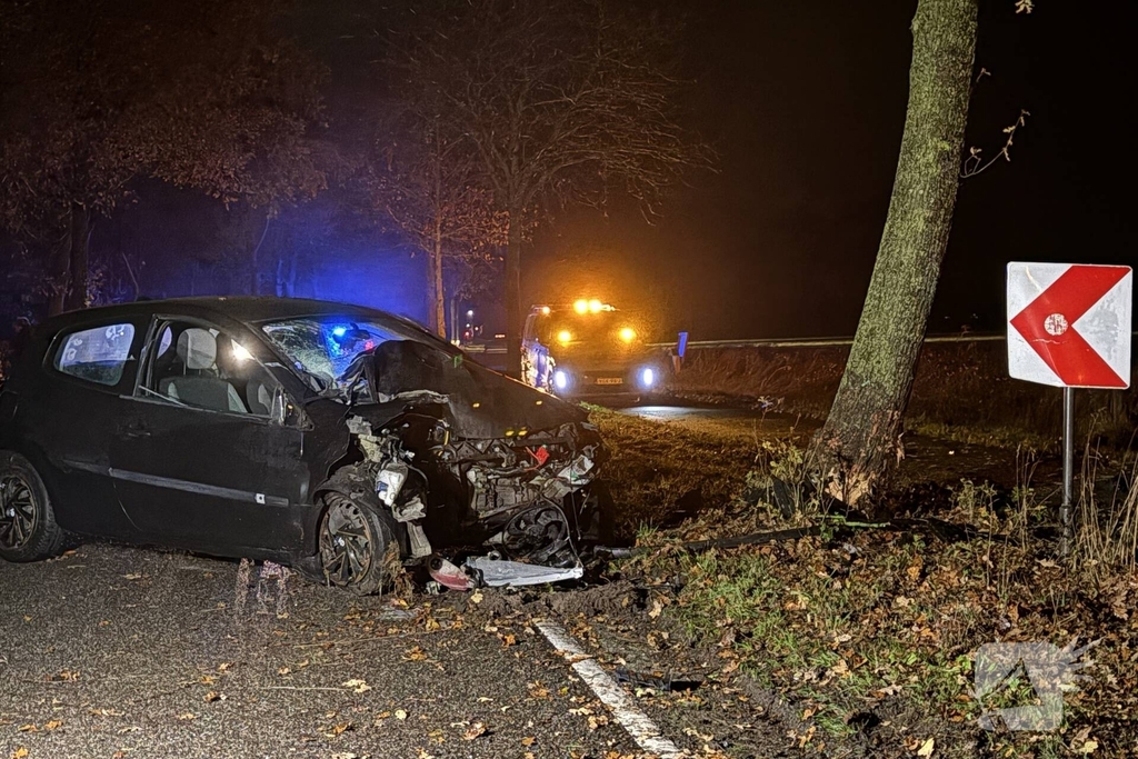 Bestuurder gewond na eenzijdige aanrijding