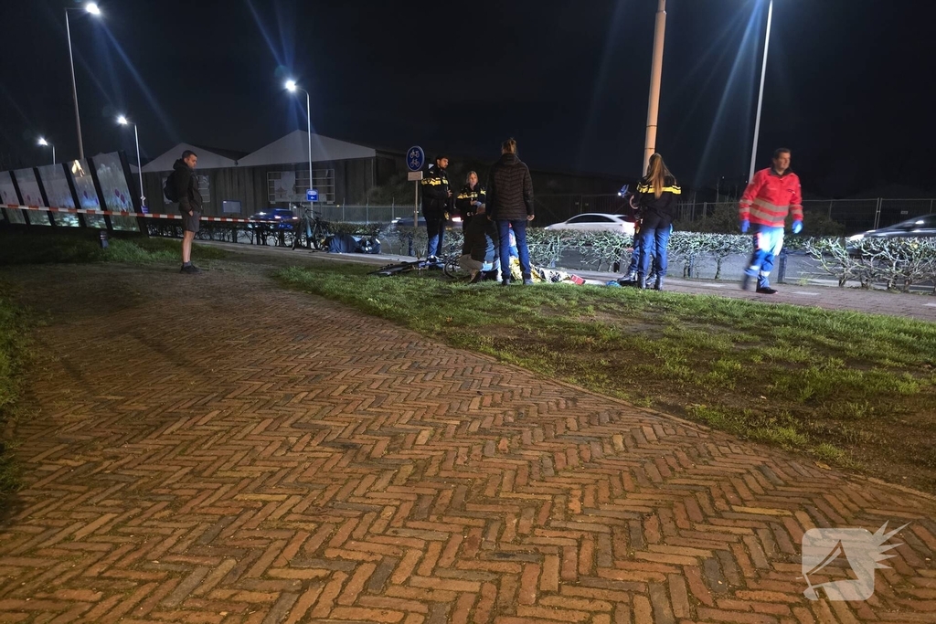 Twee gewonden na aanrijding tussen scooter en fietser