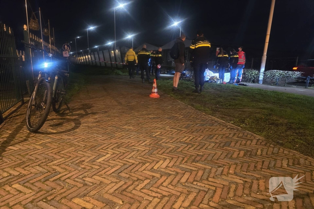 Twee gewonden na aanrijding tussen scooter en fietser