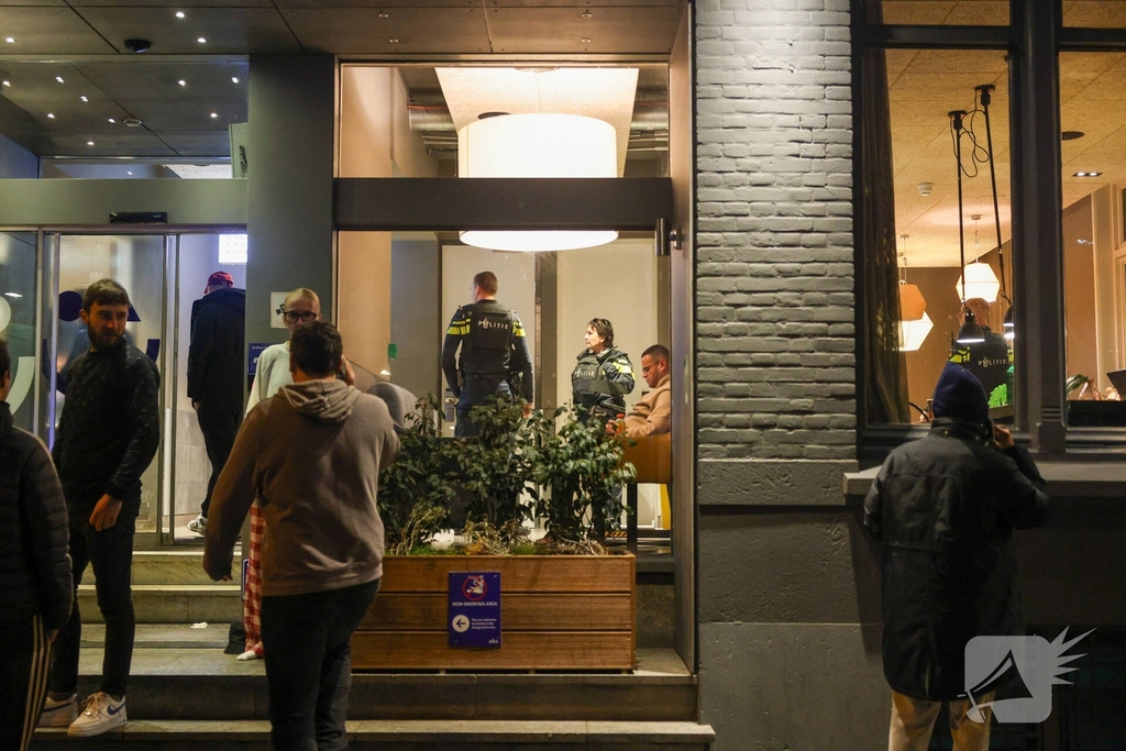 Schutter richt op mensen en slaat op de vlucht na conflict