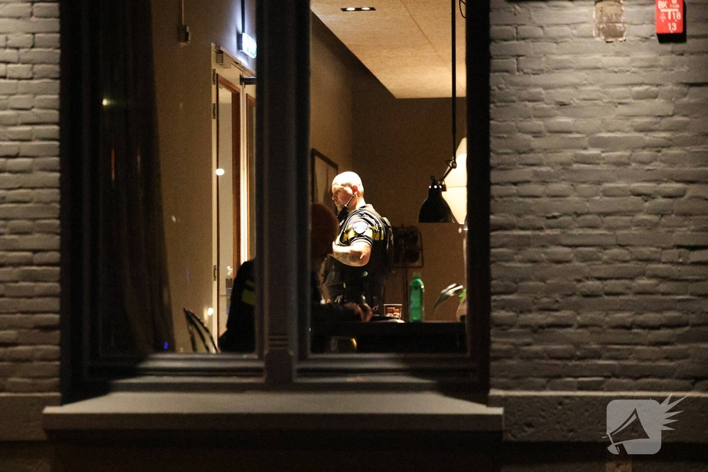 Schutter richt op mensen en slaat op de vlucht na conflict