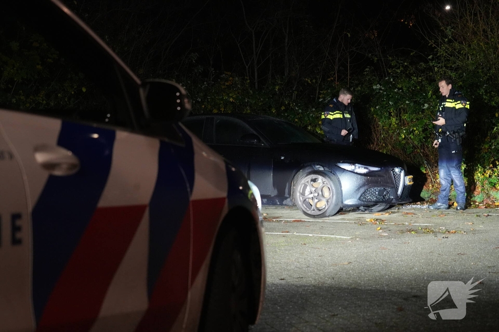 Auto in brand gestoken tijdens nachtelijke uren