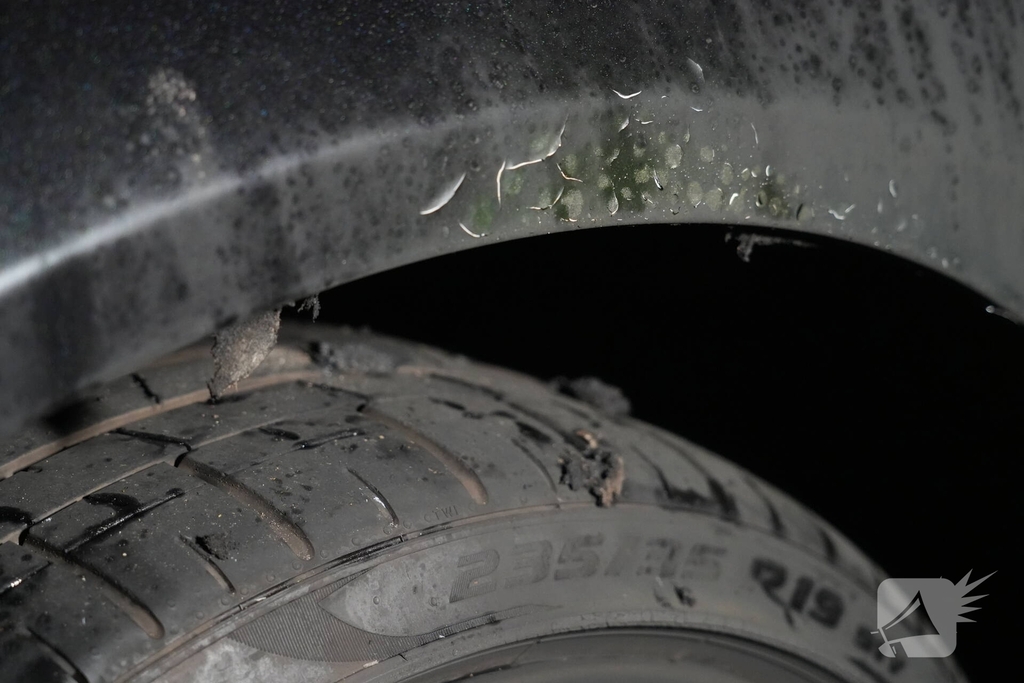 Auto in brand gestoken tijdens nachtelijke uren