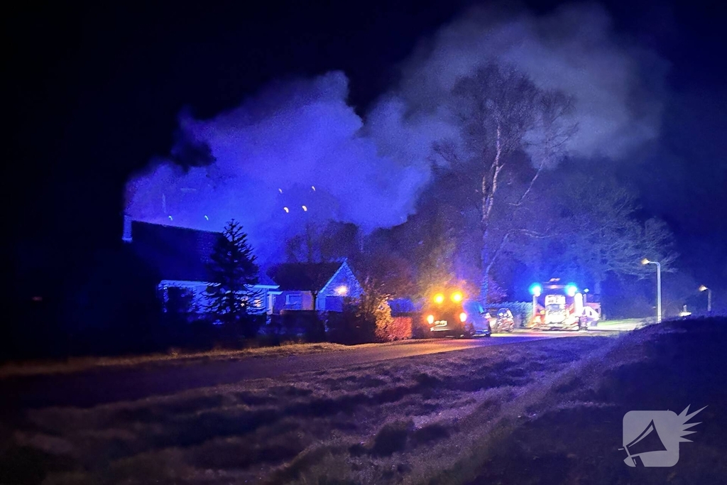 Brandweer voorkomt overslag naar woning