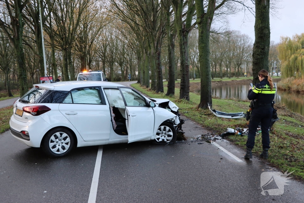 Eenzijdig ongeval eindigt tegen boom