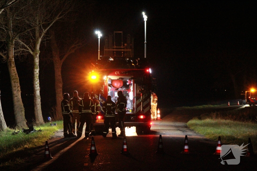 Vrouw overlijdt bij autobrand