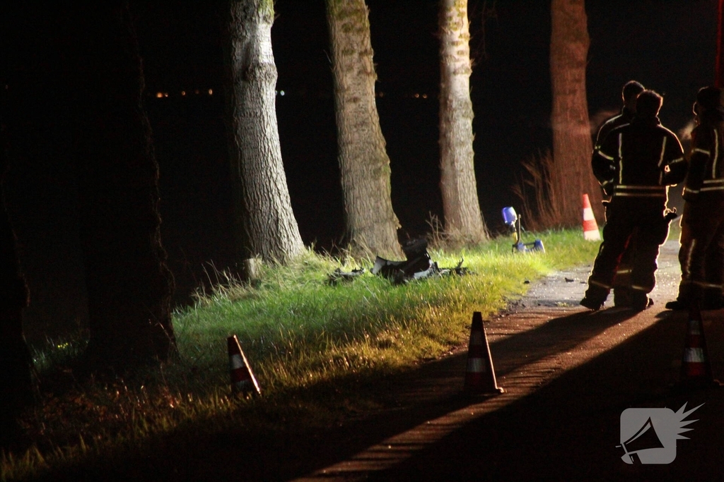 Vrouw overlijdt bij autobrand