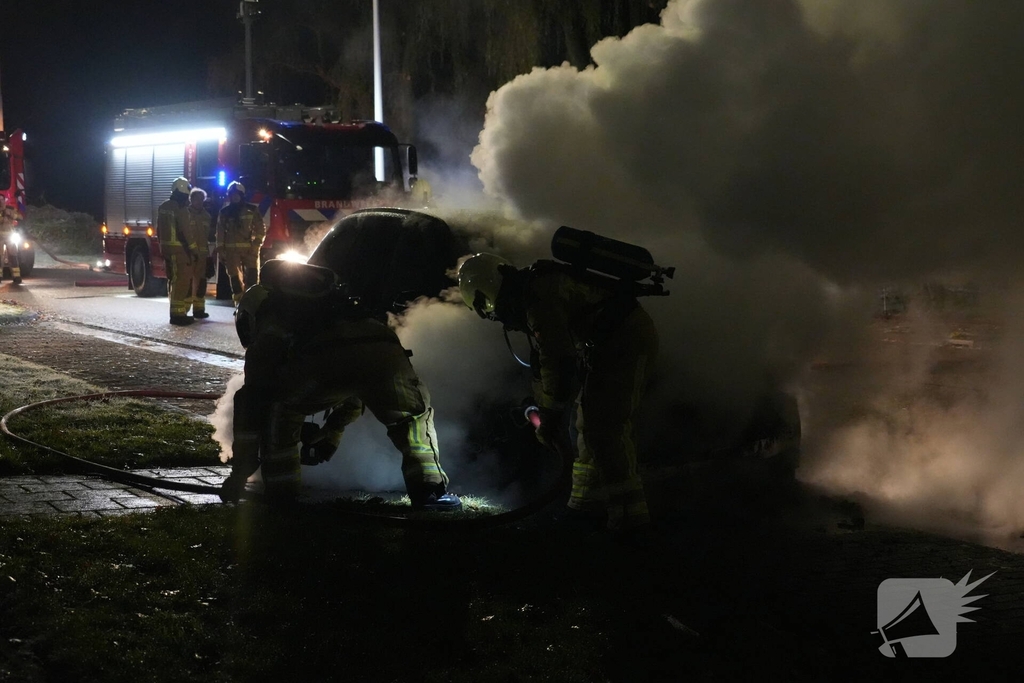 Auto volledig verwoest door brand