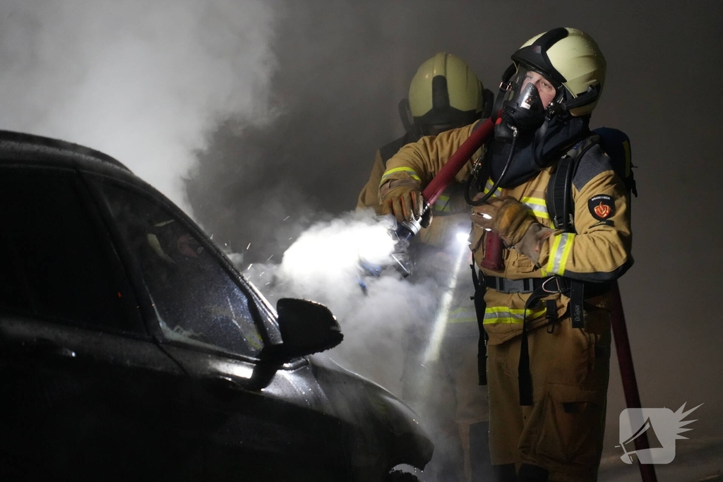 Auto volledig verwoest door brand