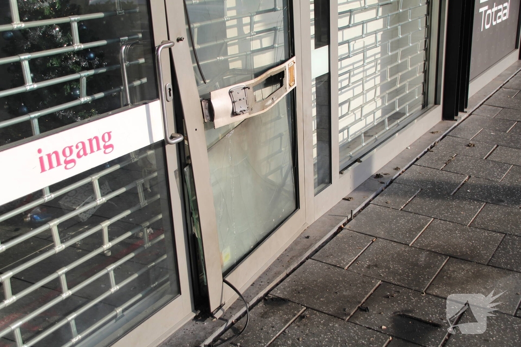 Schade bij zonnestudio door explosie