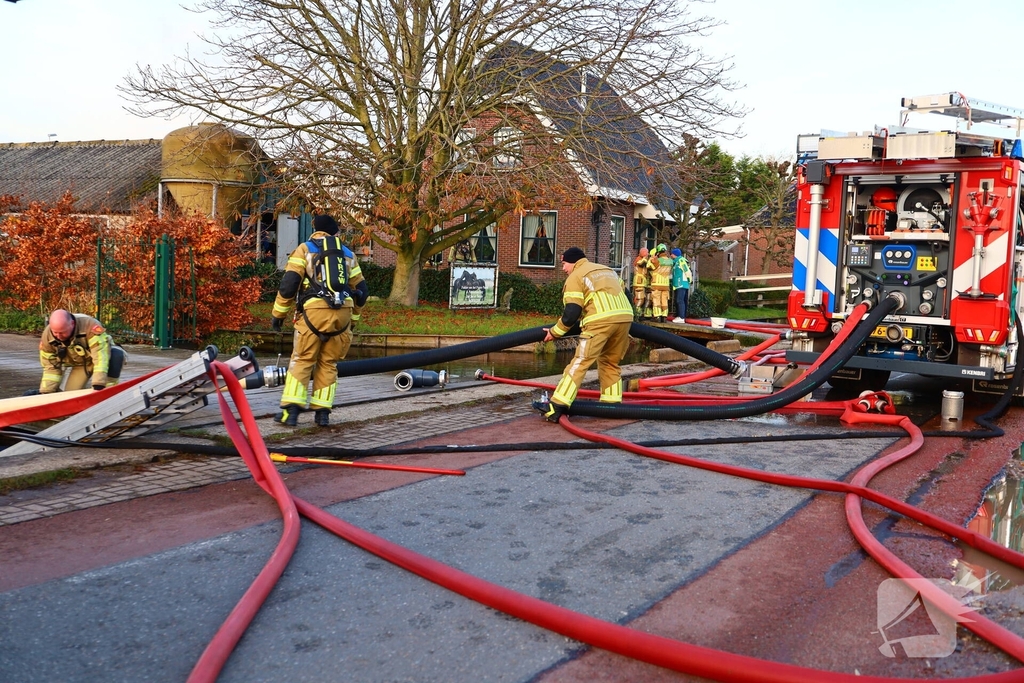 Grote brand in paardenstal met rookoverlast