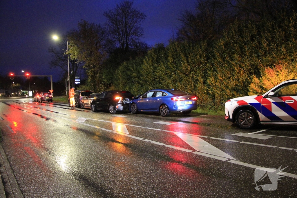 Kettingbotsing met vier voertuigen zonder gewonden