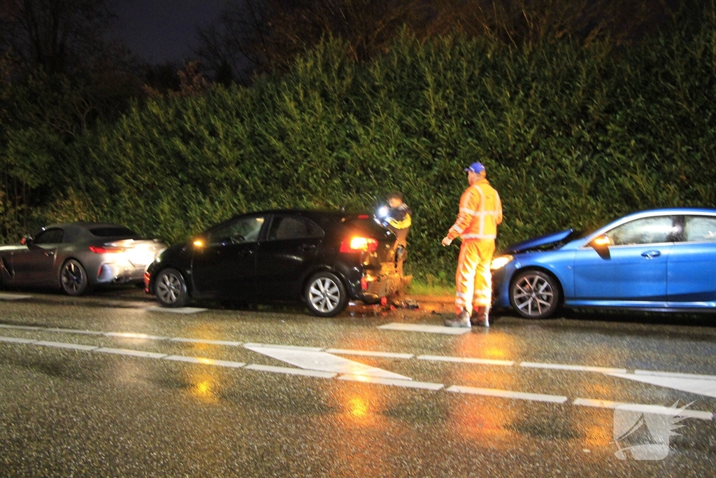 Kettingbotsing met vier voertuigen zonder gewonden