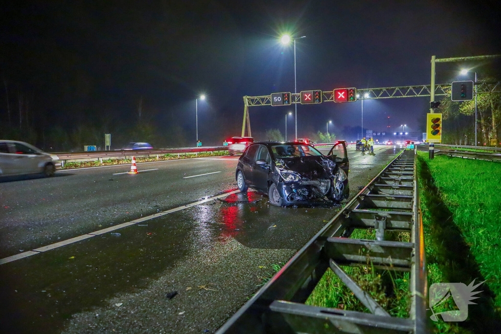 Botsing tussen meerdere auto's leidt tot gewonden
