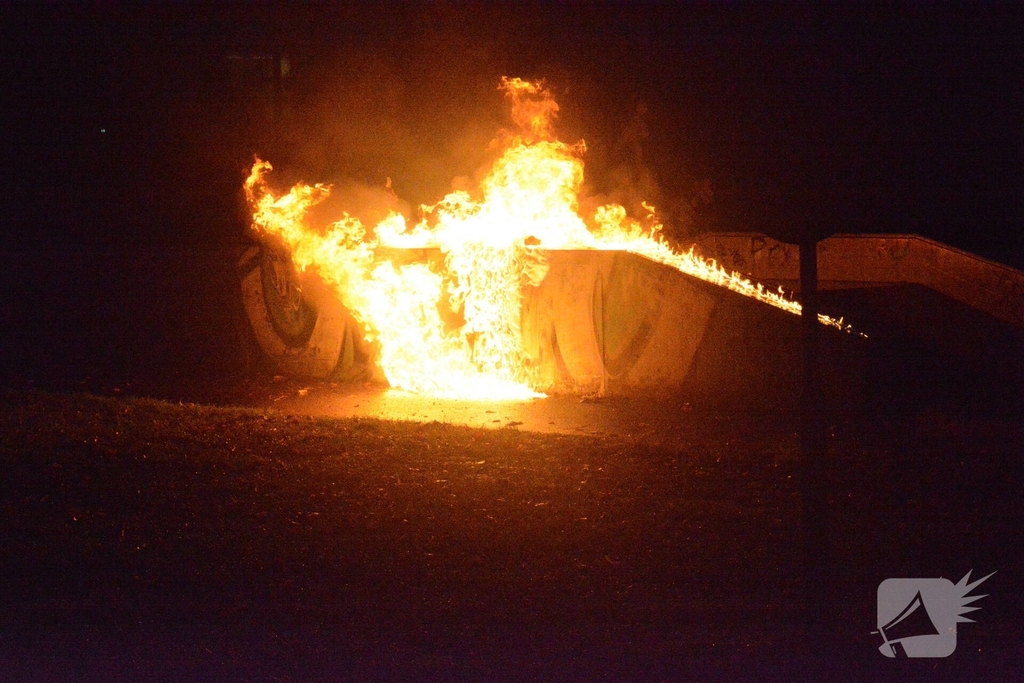 Felle brand na explosie met jerrycan