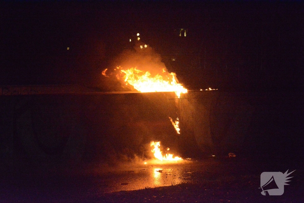 Felle brand na explosie met jerrycan