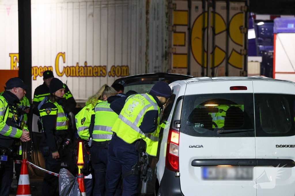 Grote controle door diverse diensten