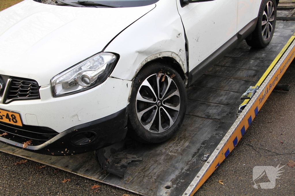 Kindje en bestuurder gewond bij aanrijding