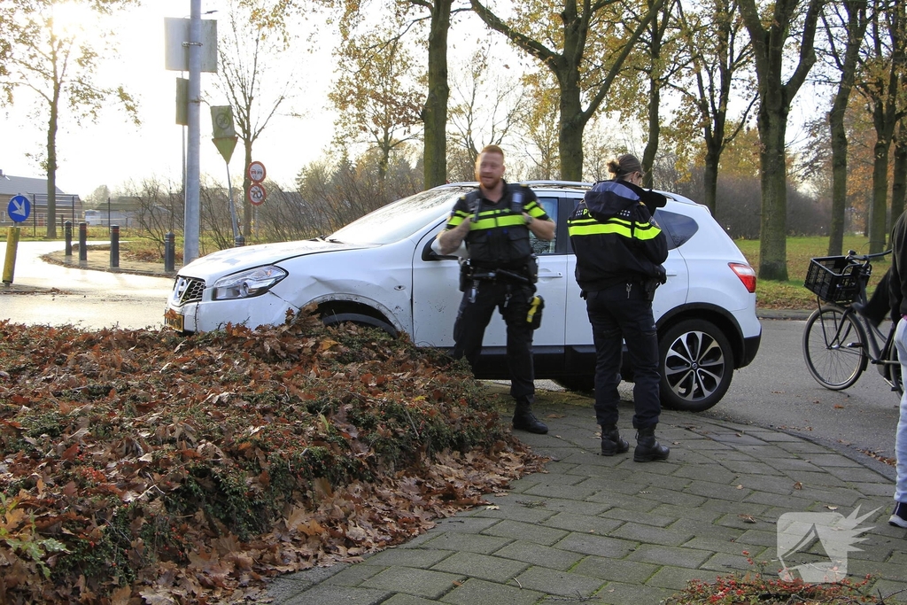 Kindje en bestuurder gewond bij aanrijding