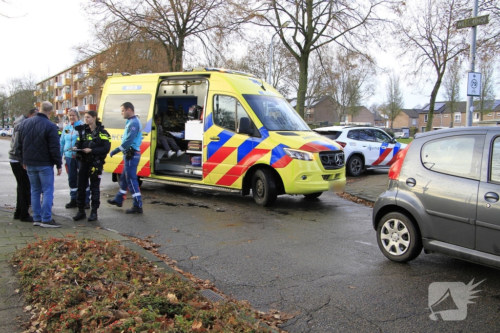 Kindje en bestuurder gewond bij aanrijding