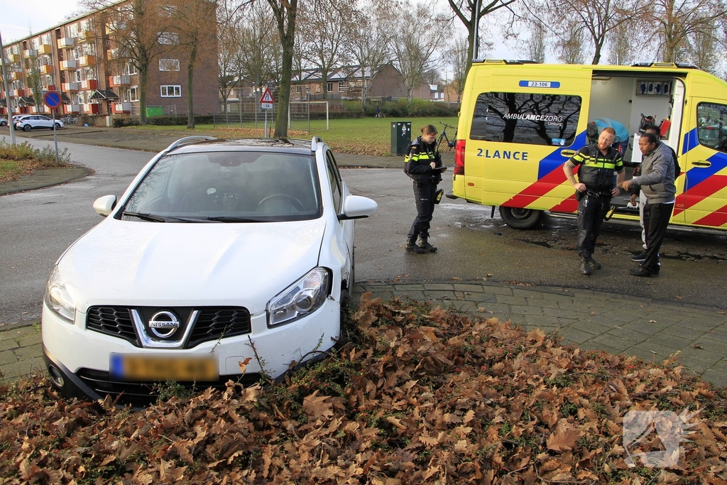 Kindje en bestuurder gewond bij aanrijding