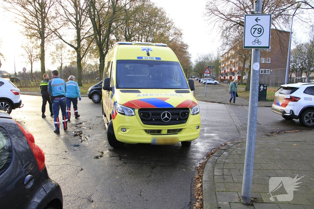 Kindje en bestuurder gewond bij aanrijding