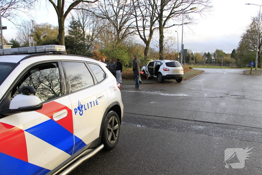 Kindje en bestuurder gewond bij aanrijding