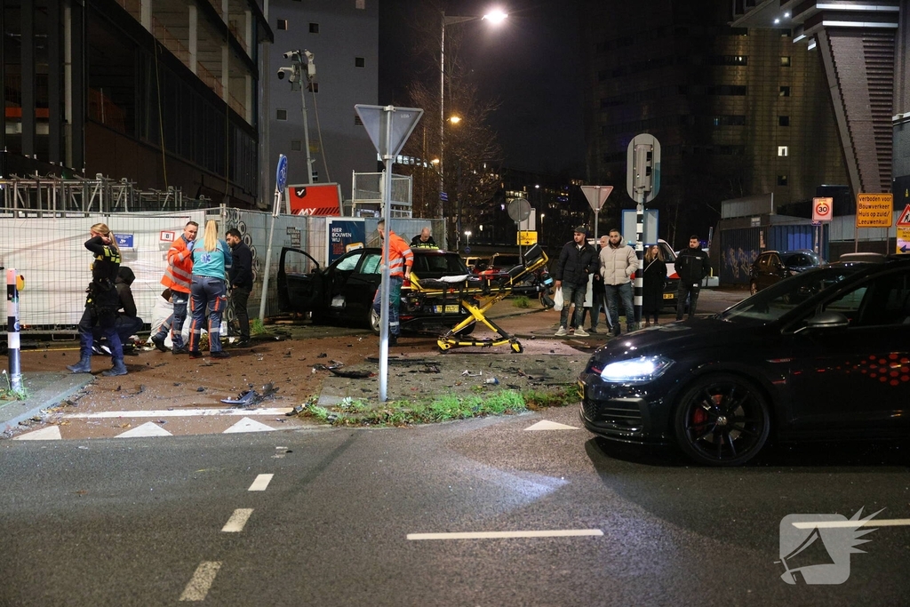Twee gewonden na ongeval tussen twee auto's