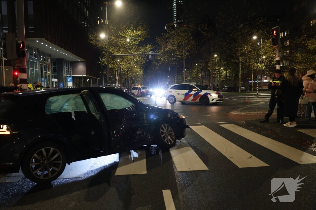 Twee gewonden na ongeval tussen twee auto's