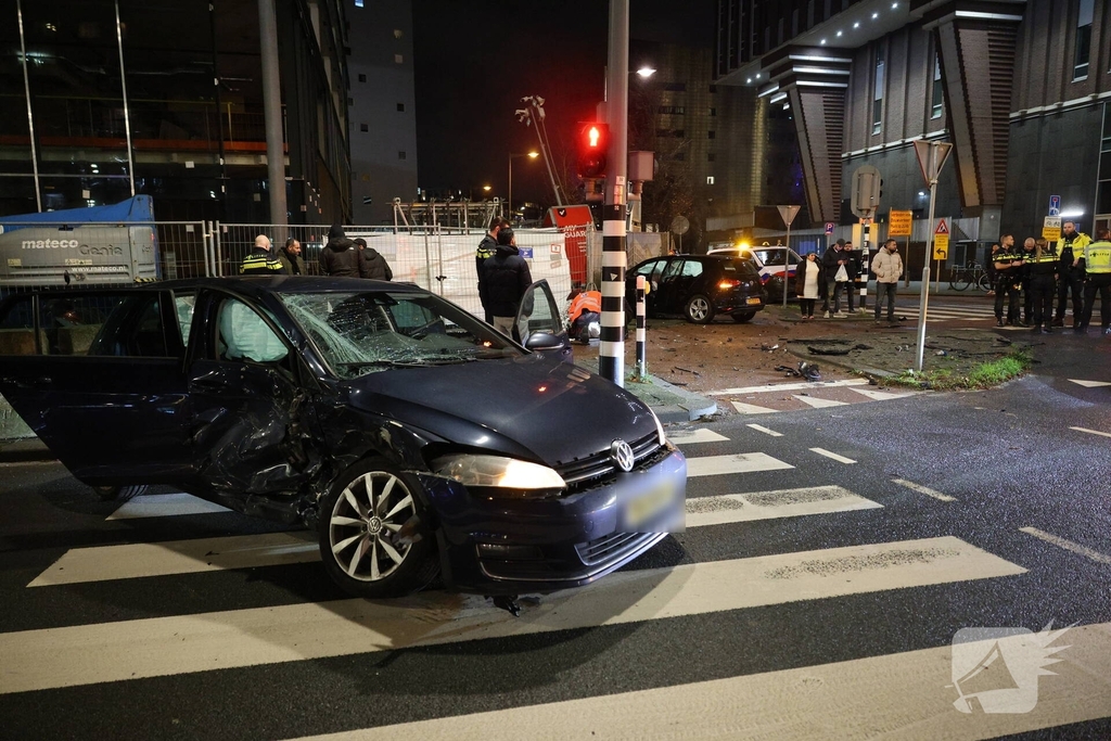 Twee gewonden na ongeval tussen twee auto's